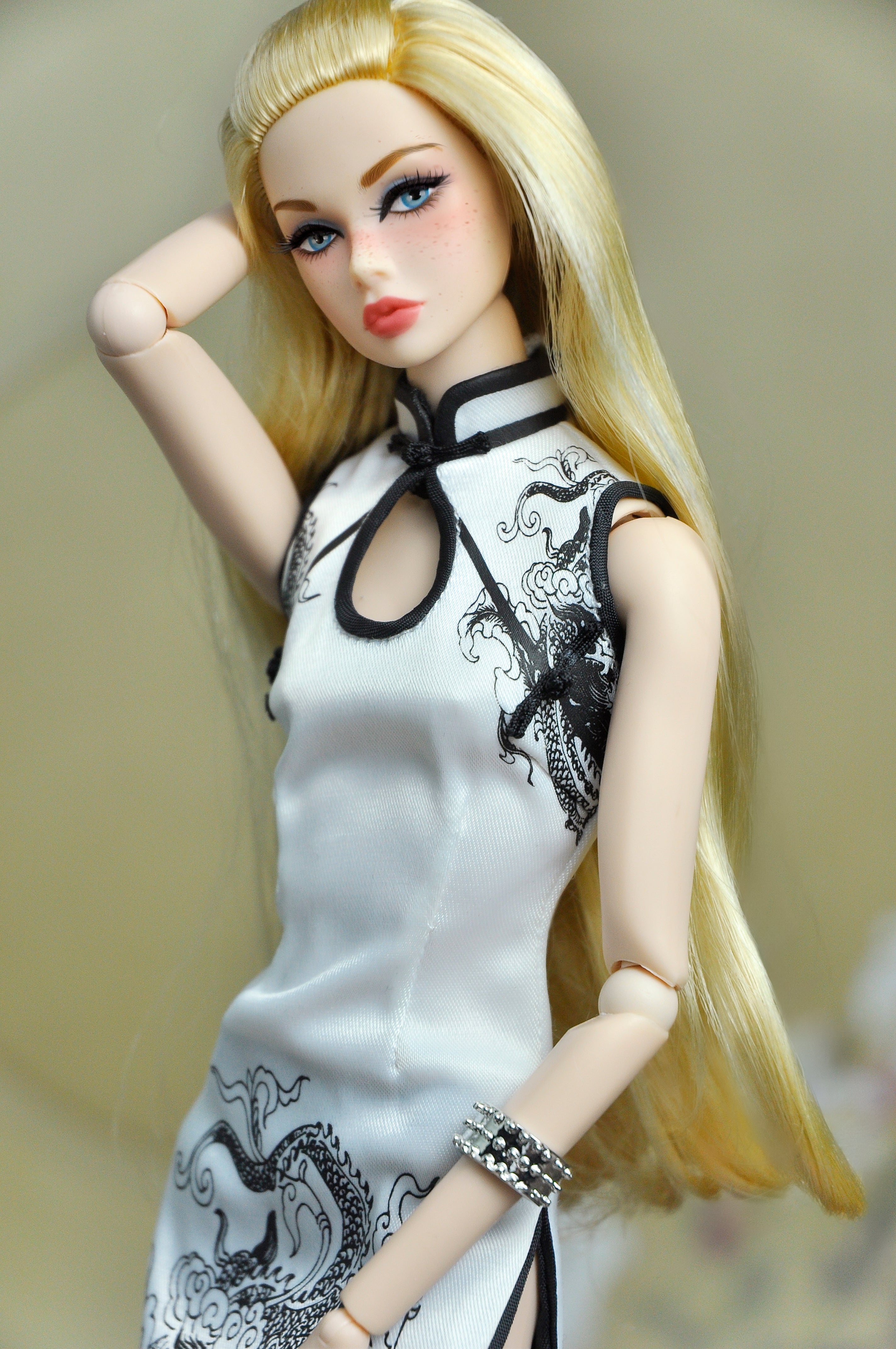 BASIC | Midnight Dragon Qipao Dress – 1/6 Scale Doll Couture for Fashion Royalty doll clothes