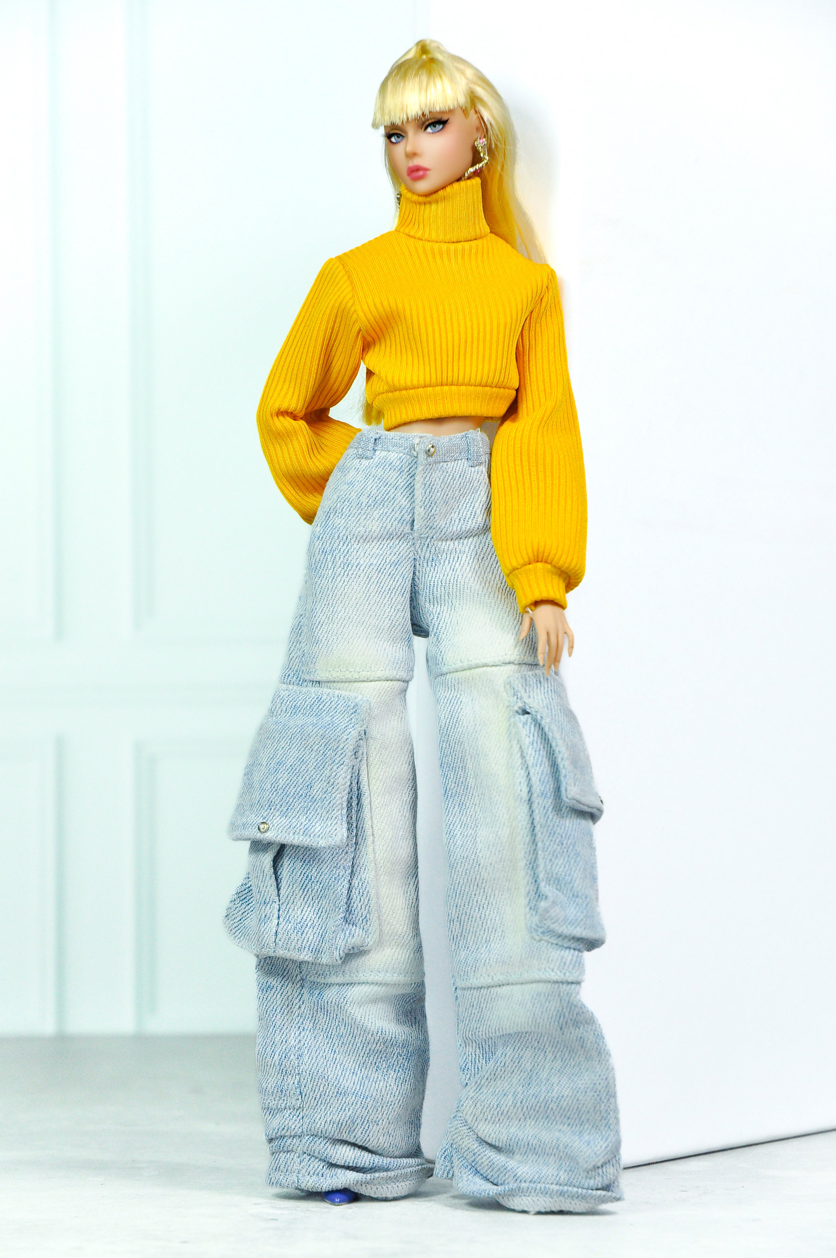 DENIM DIVA II — Mix’n’Match Cargo Jeans & Cropped Turtleneck Set