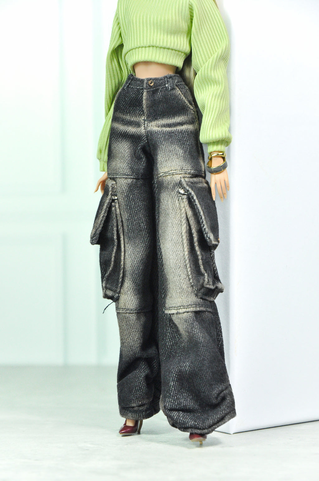 DENIM DIVA II — Mix’n’Match Cargo Jeans & Cropped Turtleneck Set