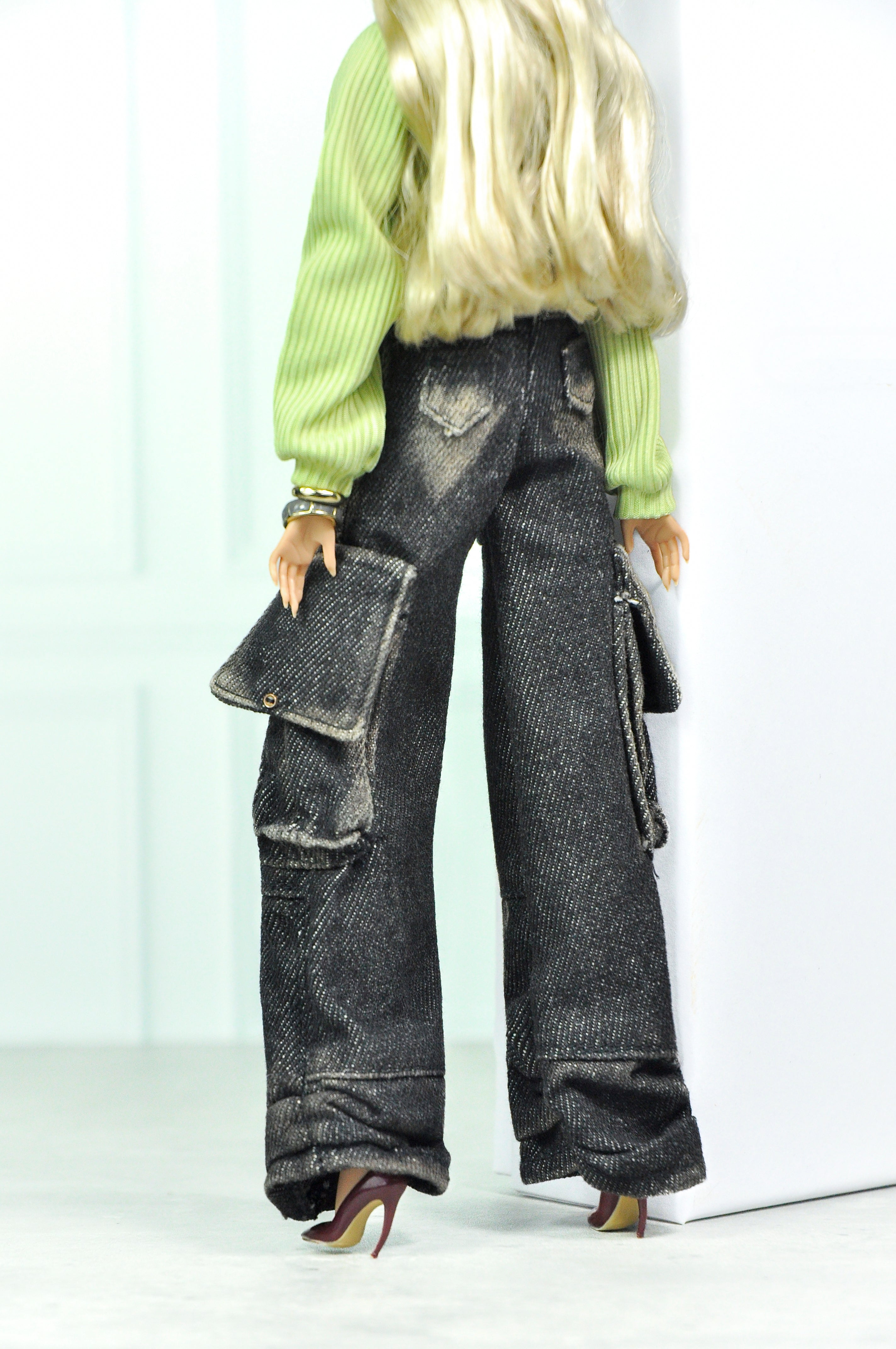 DENIM DIVA II — Mix’n’Match Cargo Jeans & Cropped Turtleneck Set