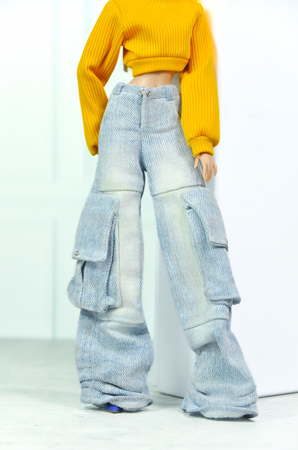 DENIM DIVA II — Mix’n’Match Cargo Jeans & Cropped Turtleneck Set