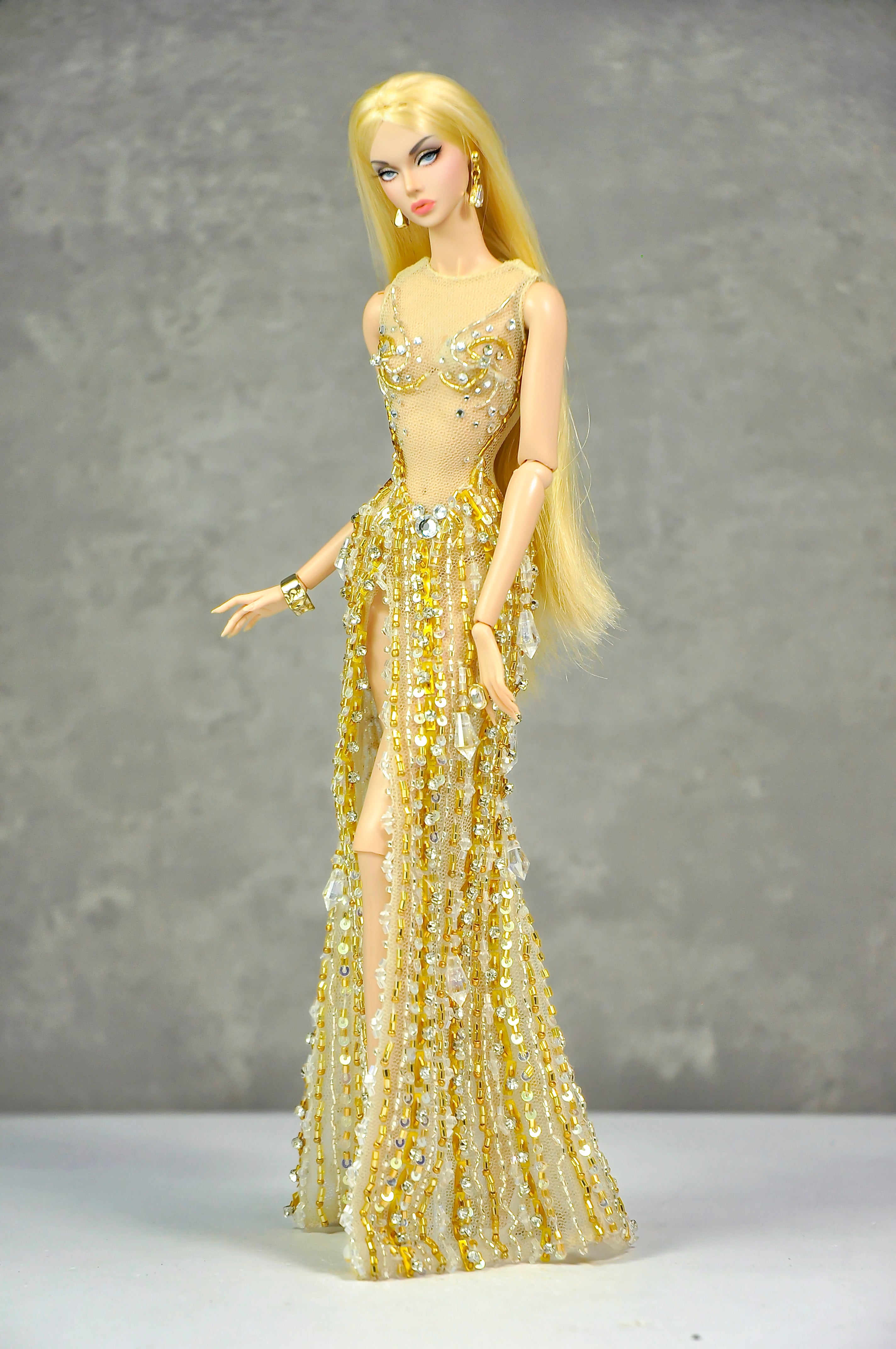AURA COLLECTION | Golden Radiance High-Slit Gown with Fur Wrap for Fashion Royalty doll clothes