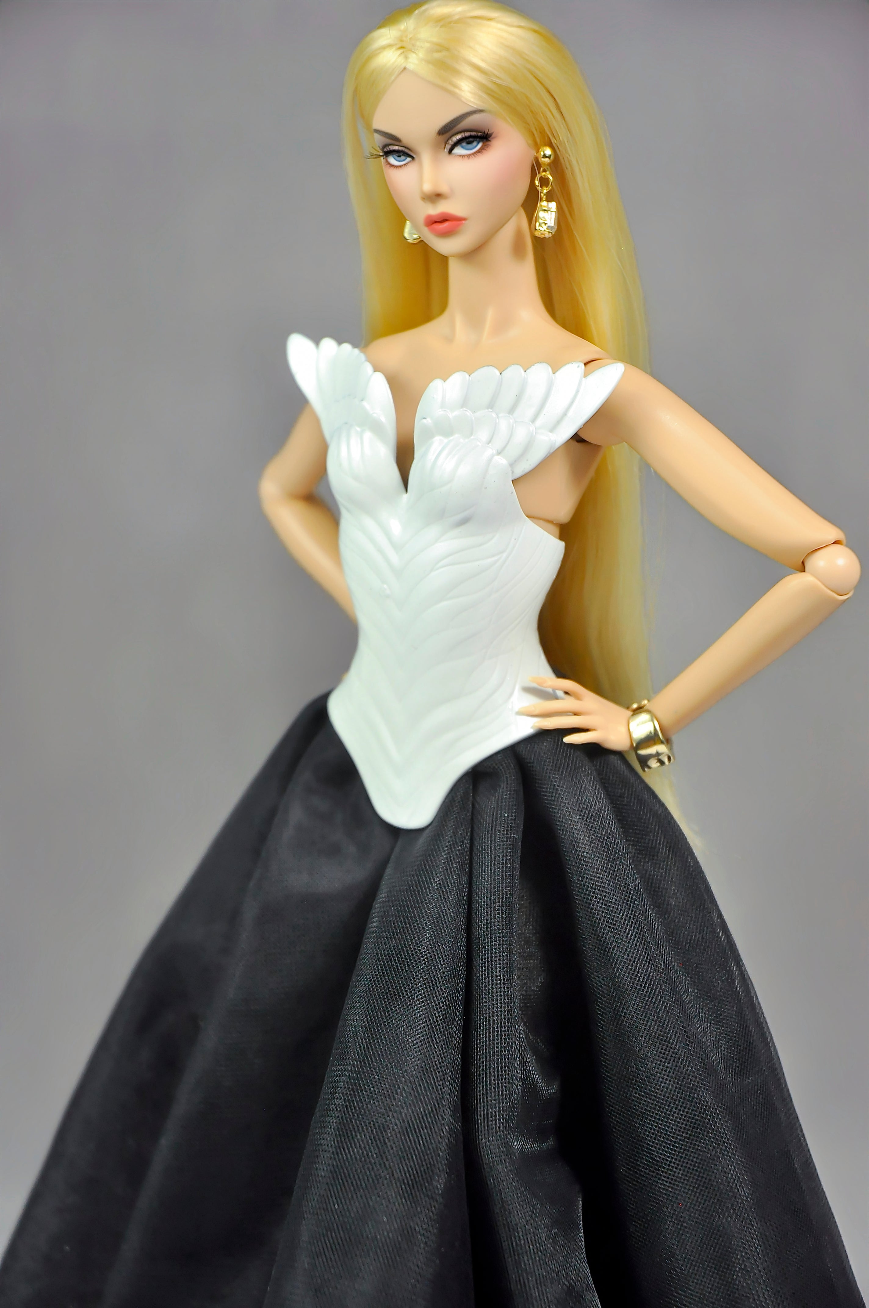 AURA COLLECTION | (TOP ONLY) Swan Sculpt Body Shield for Fashion Royalty doll clothes & NU FACE Doll