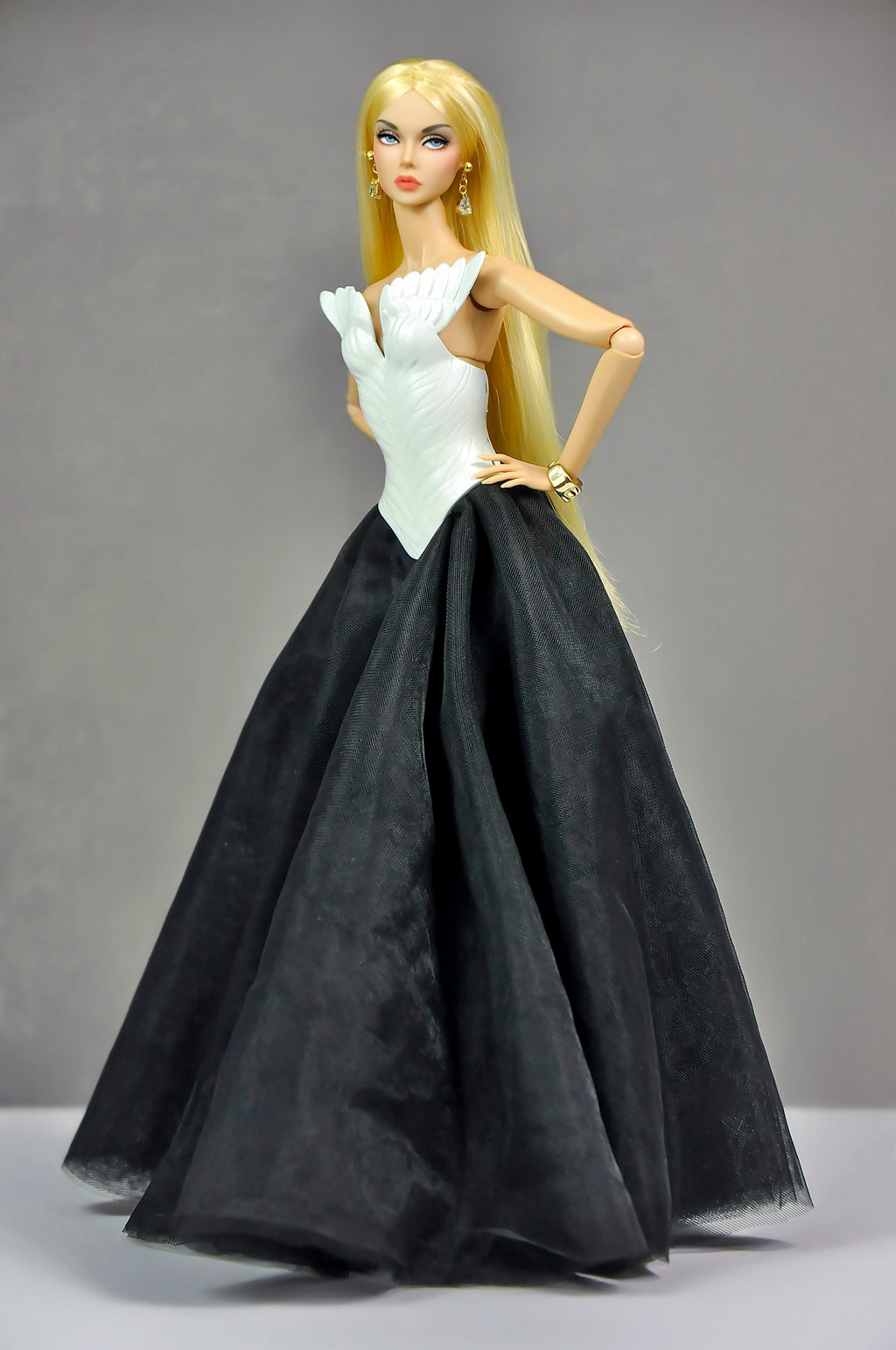 AURA COLLECTION | (TOP ONLY) Swan Sculpt Body Shield for Fashion Royalty doll clothes & NU FACE Doll